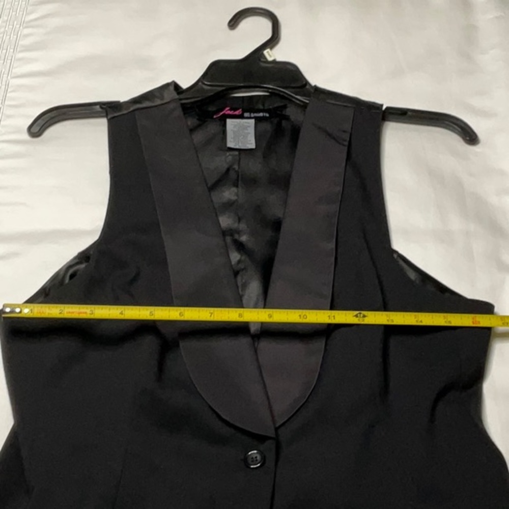 Tuxedo vest women’s black and satin collar, see pictures for measurements - Picture 2 of 4